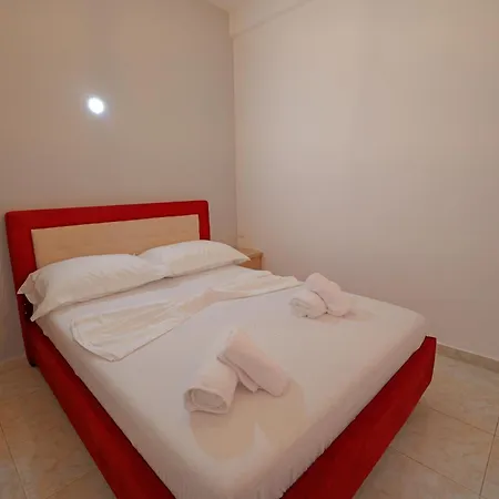 Apartamento Xhovani *