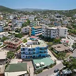 Xhovani *