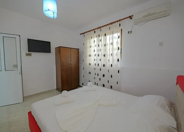 Xhovani Lejlighed Ksamil